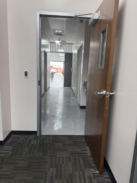 More Photos Of 407 Mathew St, Santa Clara Manufacturing For Lease