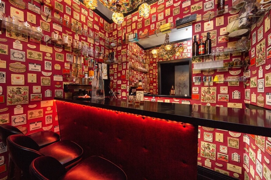 More Photos Of 213 Printers Aly, Nashville General Retail For Sale