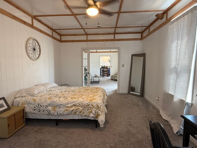 More Photos Of 320 N Main St, Scandinavia Storefront Retail Residential For Sale