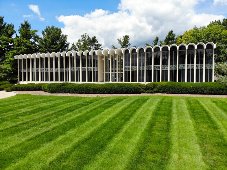 More Photos Of 120 W Saginaw St, East Lansing Medical For Lease