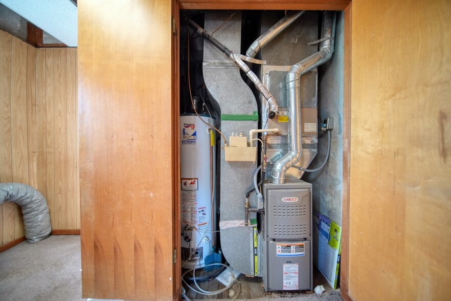 More Photos Of 208 Irwin St, Brooklyn Manufacturing For Sale