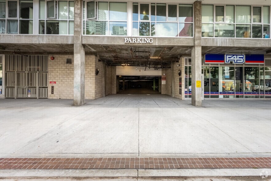 More Photos Of 1200 S Grand Ave, Los Angeles Apartments For Lease