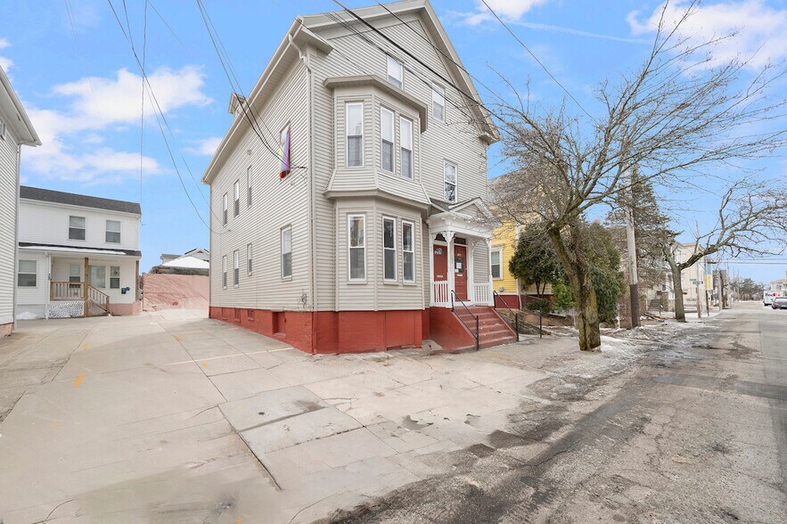 More Photos Of 98 Penn St, Providence Apartments For Sale