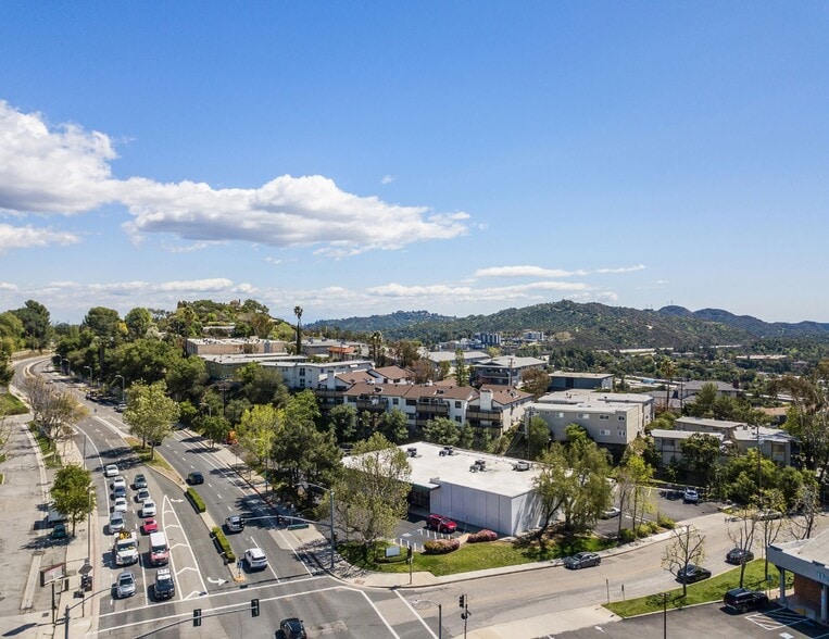 More Photos Of 2160 Foothill Blvd, La Cañada Flintridge Freestanding For Lease