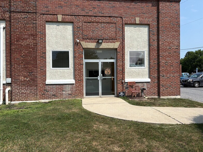 More Photos Of 720 Sheridan Dr, Easton Industrial For Lease
