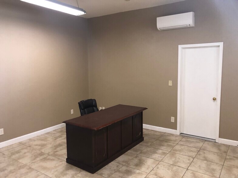 More Photos Of 400 Herman St, Pensacola Industrial For Lease