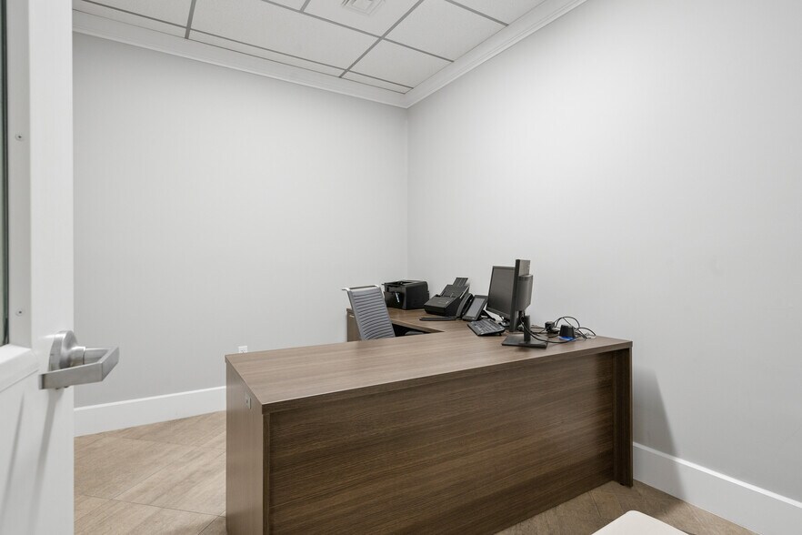 More Photos Of 2651 20th St, Vero Beach Medical For Sale