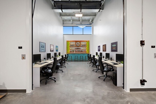 More Photos Of 4229 N FM 620 Hwy, Austin Showroom For Sale