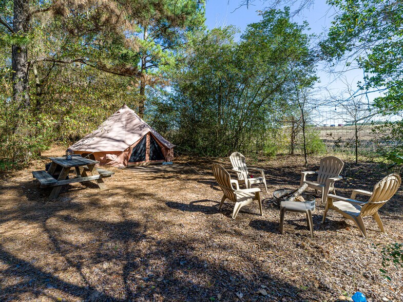 More Photos Of 11201 County Road 203, Plantersville Specialty For Sale
