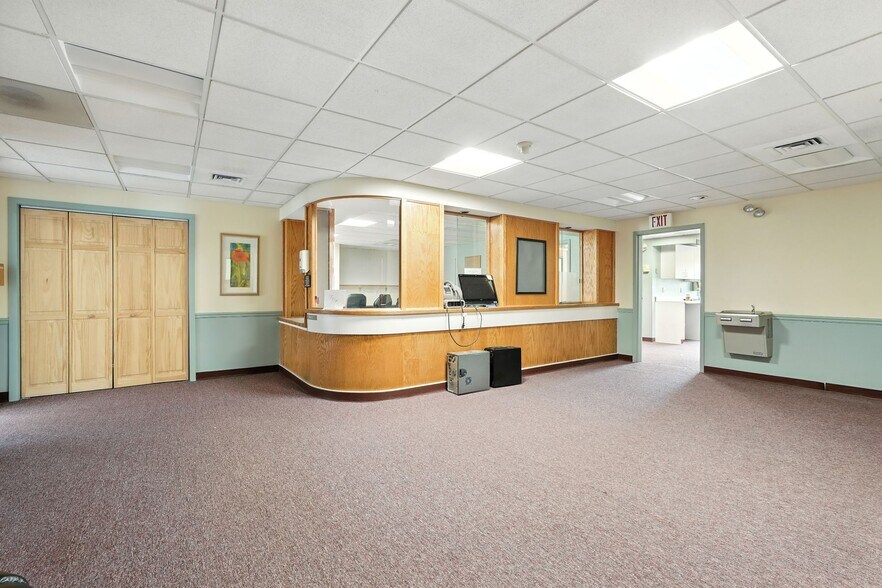 More Photos Of 185 West Ave, Ludlow Medical For Sale