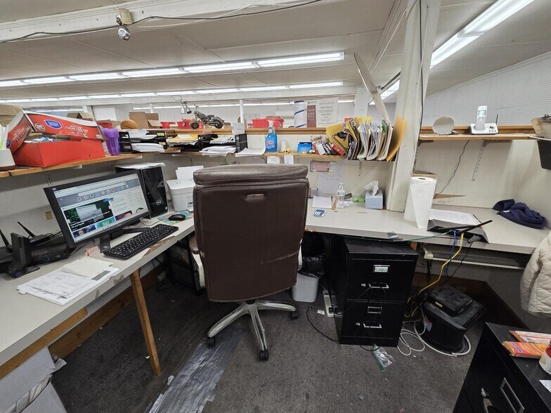 More Photos Of 631 Main St, Chatham Storefront For Lease