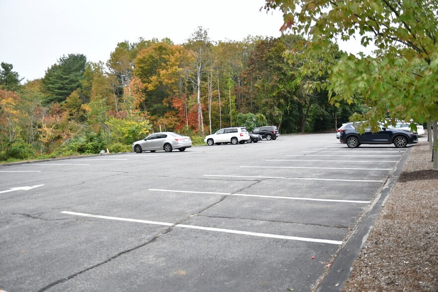 More Photos Of 29 Hudson Rd, Sudbury Restaurant For Lease