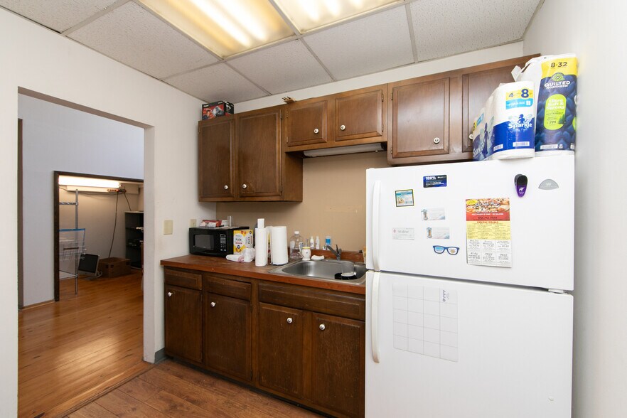 More Photos Of 604 White Horse Pike, Oaklyn Storefront For Sale