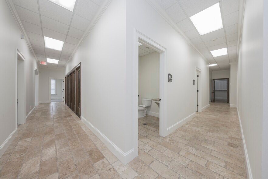 More Photos Of 2461 Tower Dr, Monroe Office For Lease