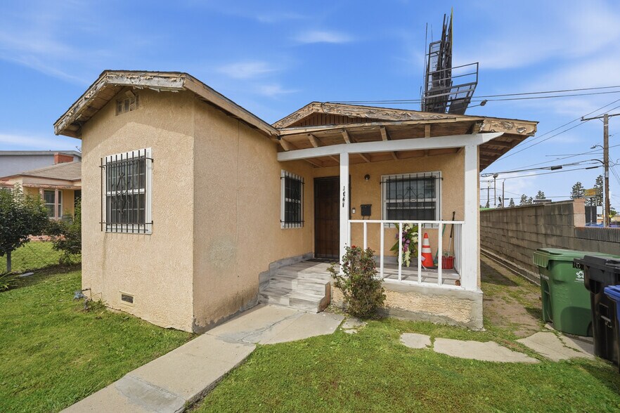 More Photos Of , Los Angeles Unknown For Sale