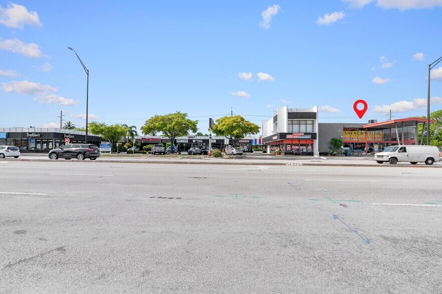 More Photos Of 1500 E Commercial Blvd, Fort Lauderdale Freestanding For Lease