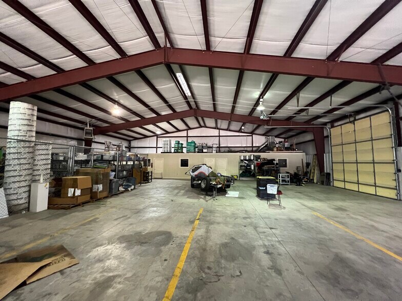 More Photos Of 511 N Elm St, Jenks Warehouse For Lease