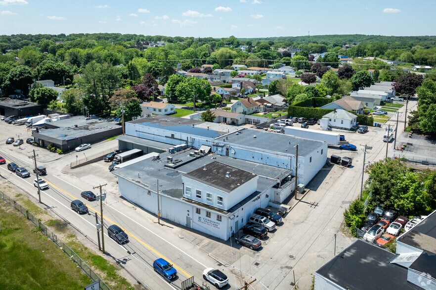 More Photos Of 31 Budlong Rd, Cranston Warehouse For Lease