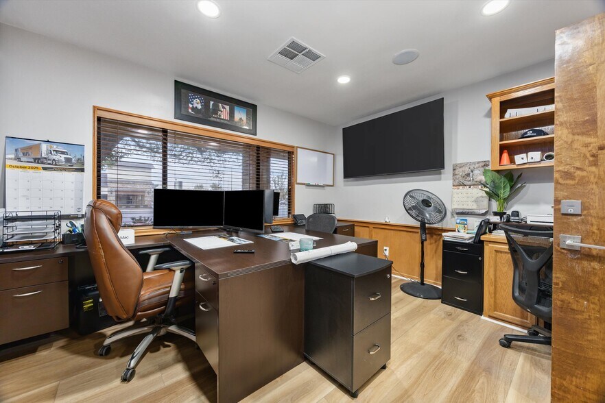 More Photos Of 9831 Rosedale Hwy, Bakersfield Office For Sale