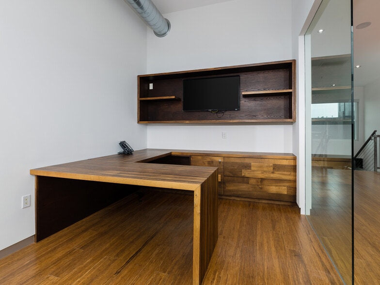 More Photos Of 215-237 California St, El Segundo Loft Creative Space For Sale