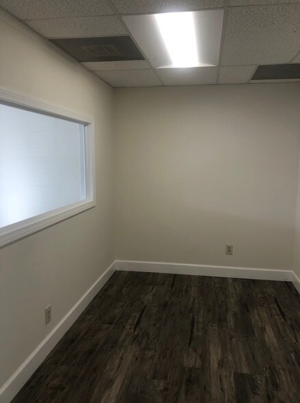 More Photos Of 333 Shipyard Way, Newport Beach Storefront Retail Office For Lease