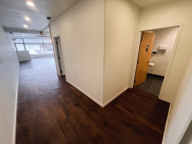 More Photos Of 572-574 Princess St, Kingston General Retail For Lease