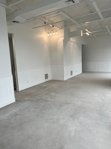 More Photos Of 16644-16646, New Berlin Medical For Lease