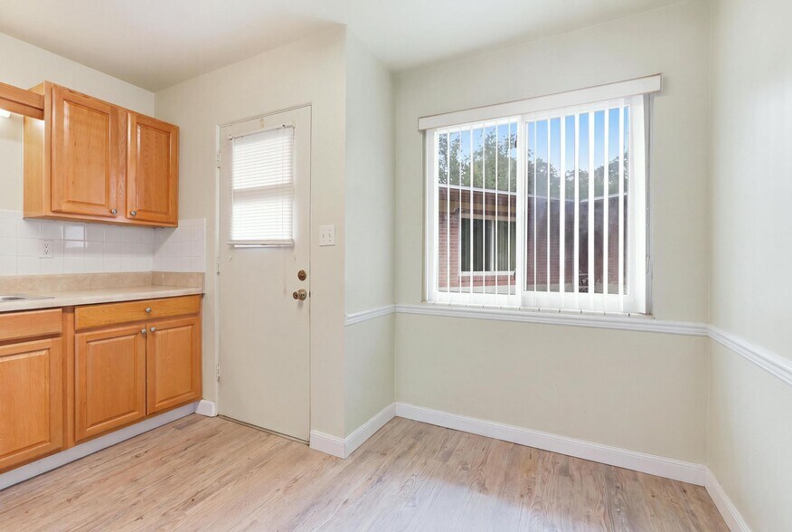 More Photos Of 642 Harwood St, Orlando Apartments For Sale