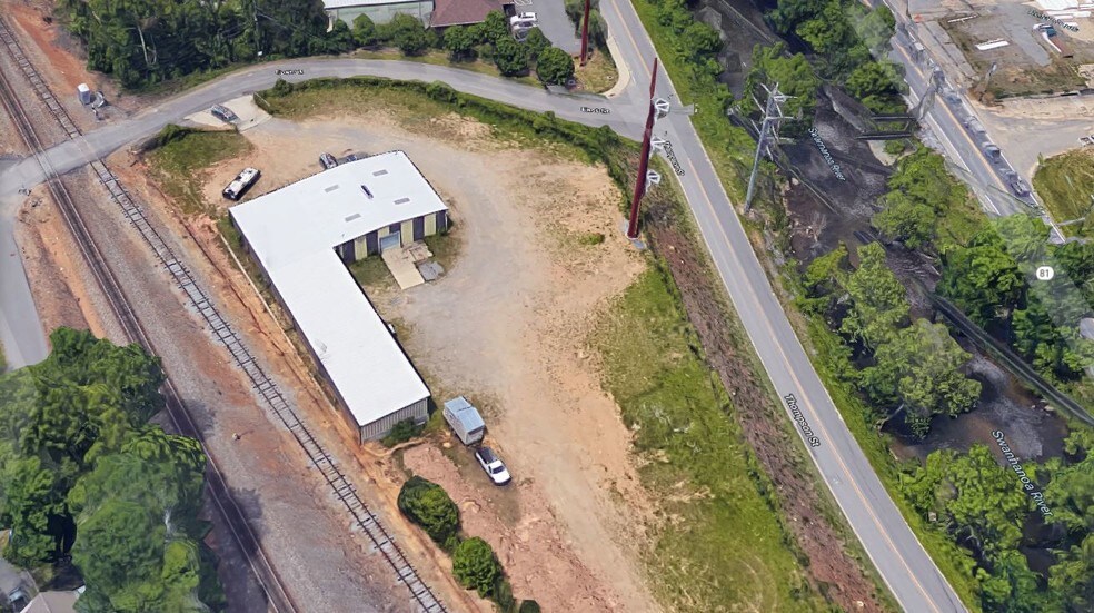 More Photos Of 92 Thompson St, Asheville Warehouse For Lease