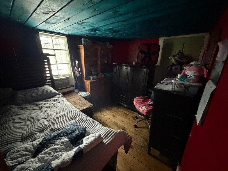More Photos Of 40 Reservoir Rd, Plymouth Multifamily For Sale