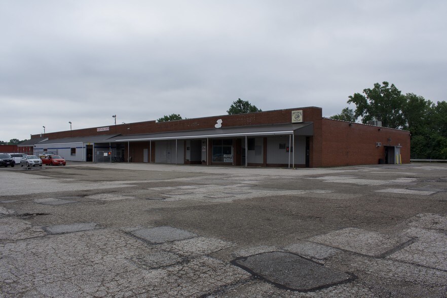 More Photos Of 866-898 W Wilbeth Rd, Akron Storefront For Sale