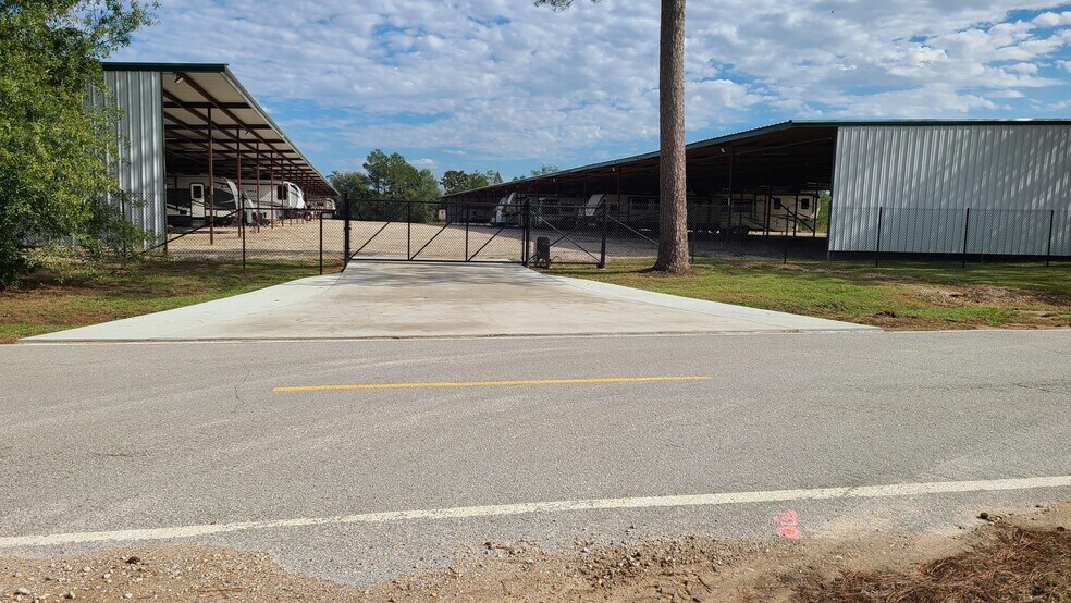 More Photos Of 26410 Hufsmith Conroe Rd, Magnolia Self Storage For Sale