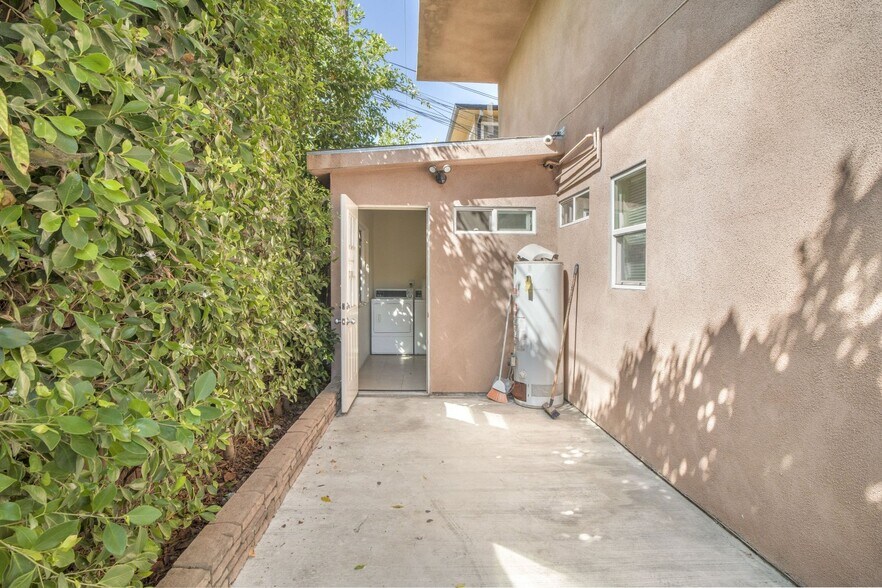 More Photos Of 1344 E Broadway, Glendale Apartments For Sale