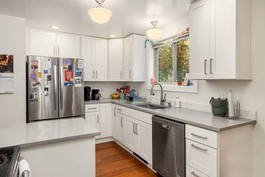 More Photos Of 1410 Queen Anne Ave N, Seattle Apartments For Sale