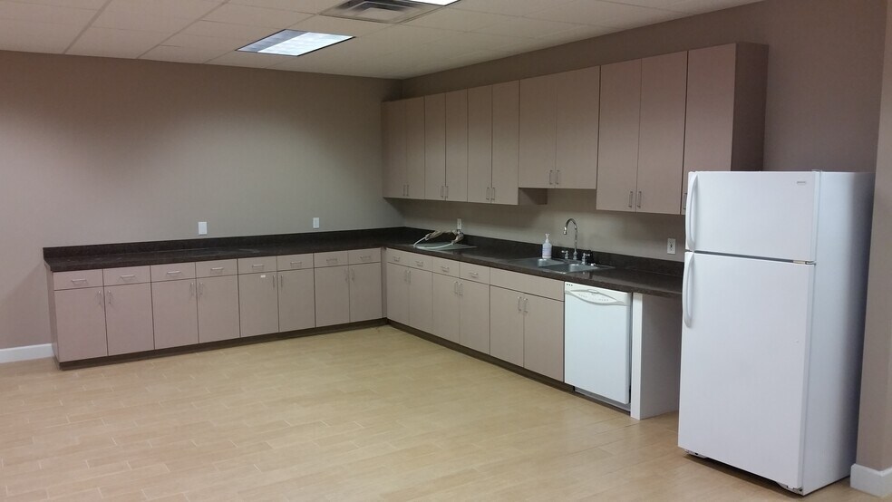 More Photos Of 1983 Centre Pointe Blvd, Tallahassee Office For Lease