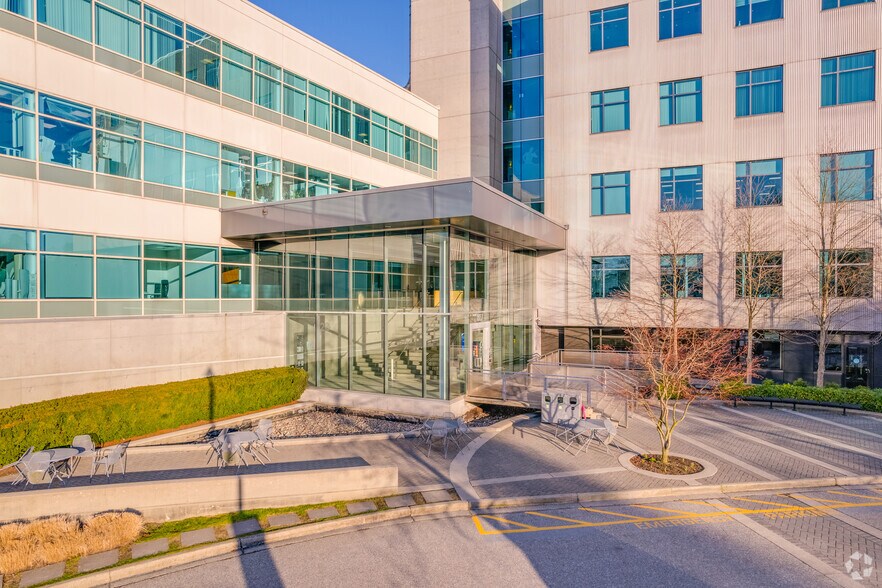 More Photos Of 887 Great Northern Way, Vancouver Office For Lease