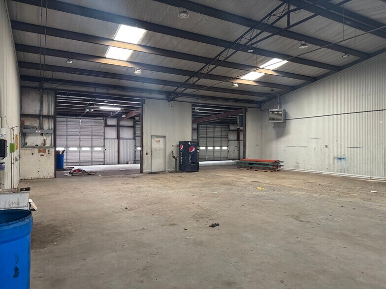 More Photos Of 6229 & 6365 US Highway 59 S, Marshall Warehouse For Sale