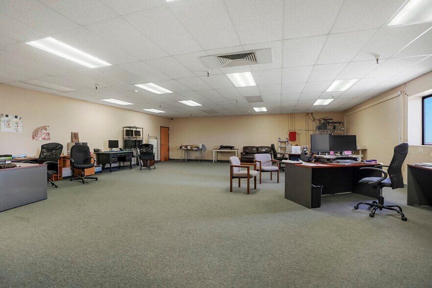 More Photos Of 82 Inverness Dr E, Englewood Warehouse For Sale