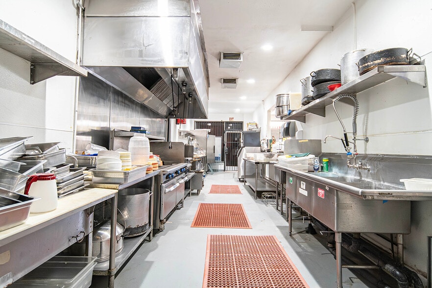 More Photos Of 9106-9110 Mission Blvd, Riverside Storefront Retail Residential For Sale