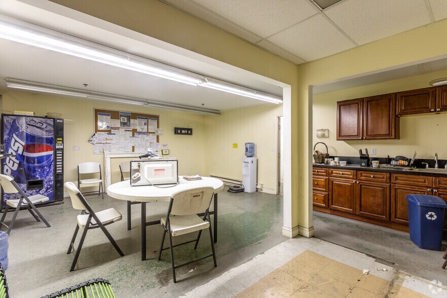 More Photos Of 22-24 Riverview Dr, Marlboro Warehouse For Lease