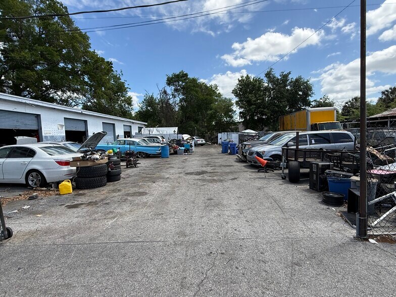 More Photos Of 13413 N Nebraska Ave, Tampa Auto Repair For Lease