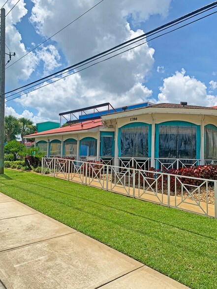 More Photos Of 1786 W International Speedway Blvd, Daytona Beach Restaurant For Lease