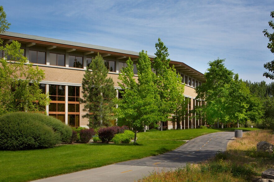 More Photos Of 408 E Parkcenter Blvd, Boise Office For Lease