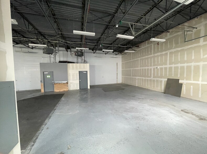 More Photos Of 14647-14735 S 855 W, Bluffdale Warehouse For Sale