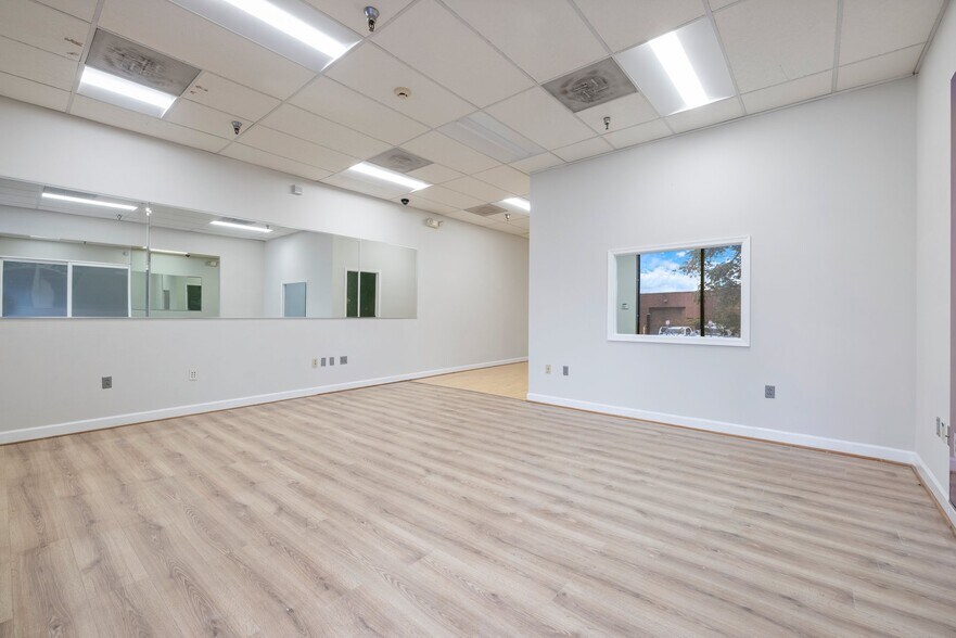 More Photos Of 7881 Beechcraft Ave, Gaithersburg Industrial For Sale