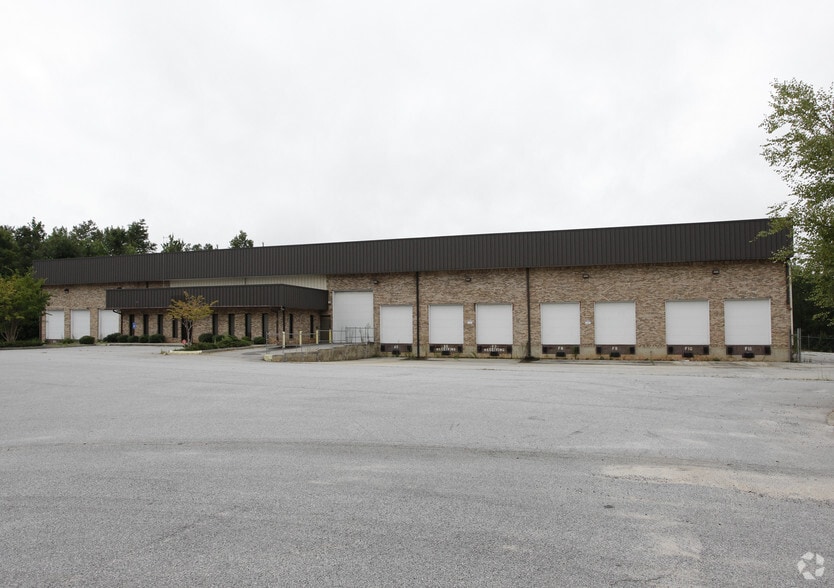 More Photos Of 140 Cecil Ct, Fayetteville Distribution For Lease