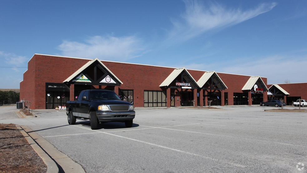More Photos Of 45 Parkland Dr, Stockbridge Unknown For Lease