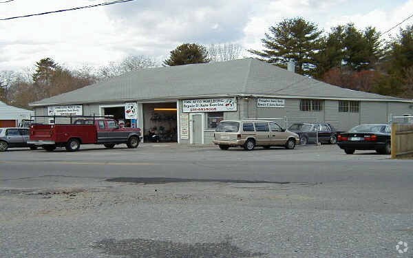 More Photos Of 20 Woodland St, Methuen Auto Repair For Sale