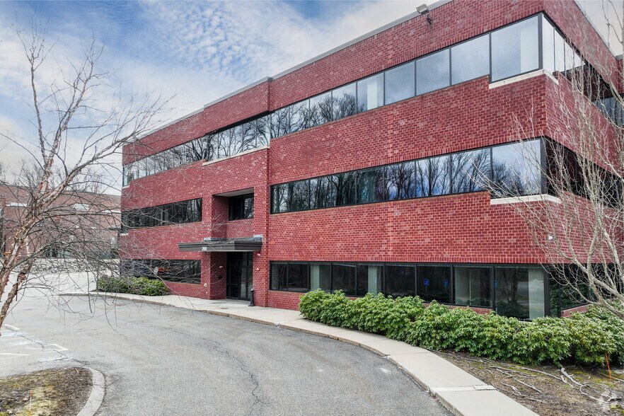 More Photos Of 260 Locke Dr, Marlborough Office For Lease