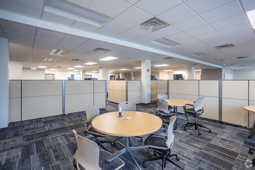 More Photos Of 21111 Chagrin Blvd, Beachwood Office For Lease